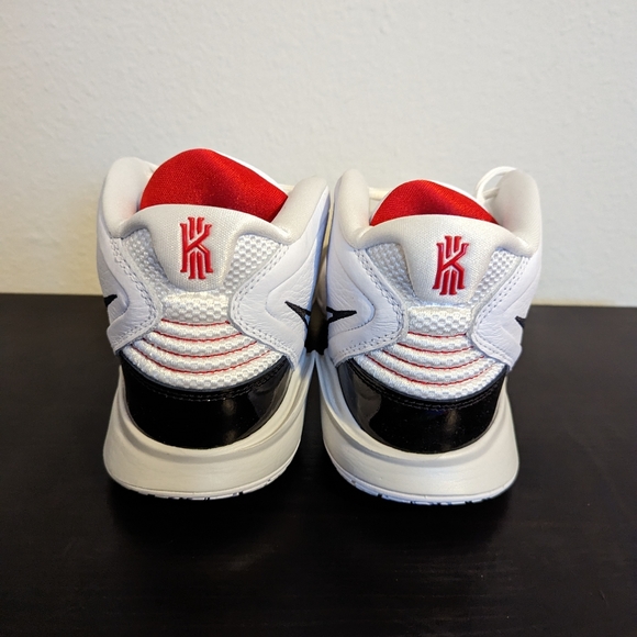 Nike Kyrie 8 Infinity Mens Basketball 2022 White Black CZ0204 101 - Picture 4 of 9